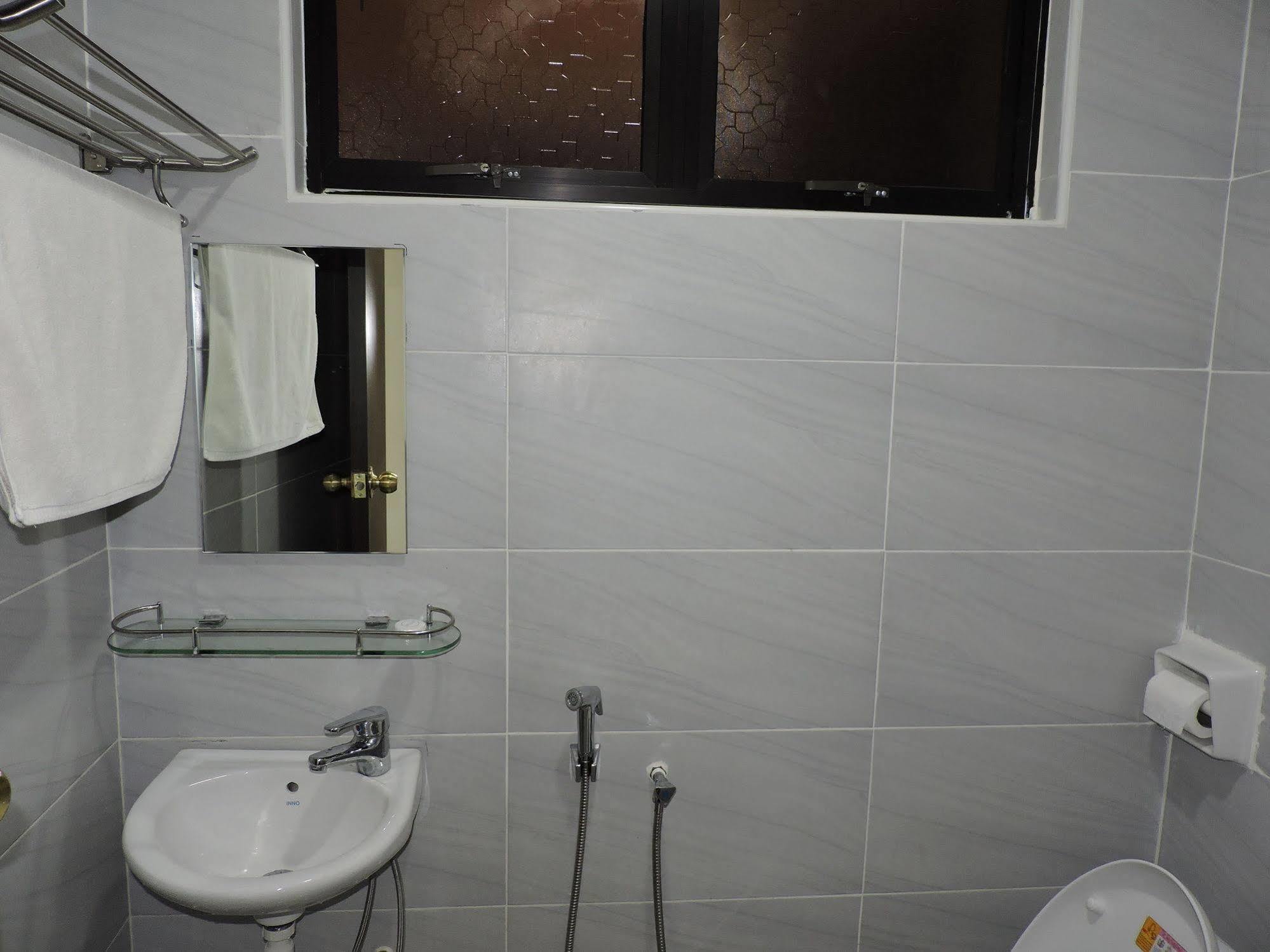 Merlin Hotel Penang George Town Zewnętrze zdjęcie